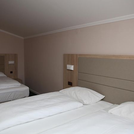 Hotel Ana กอสปิช ภายนอก รูปภาพ