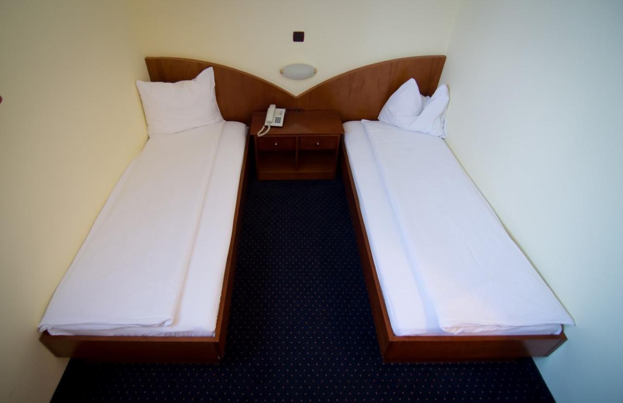 Hotel Ana กอสปิช ภายนอก รูปภาพ