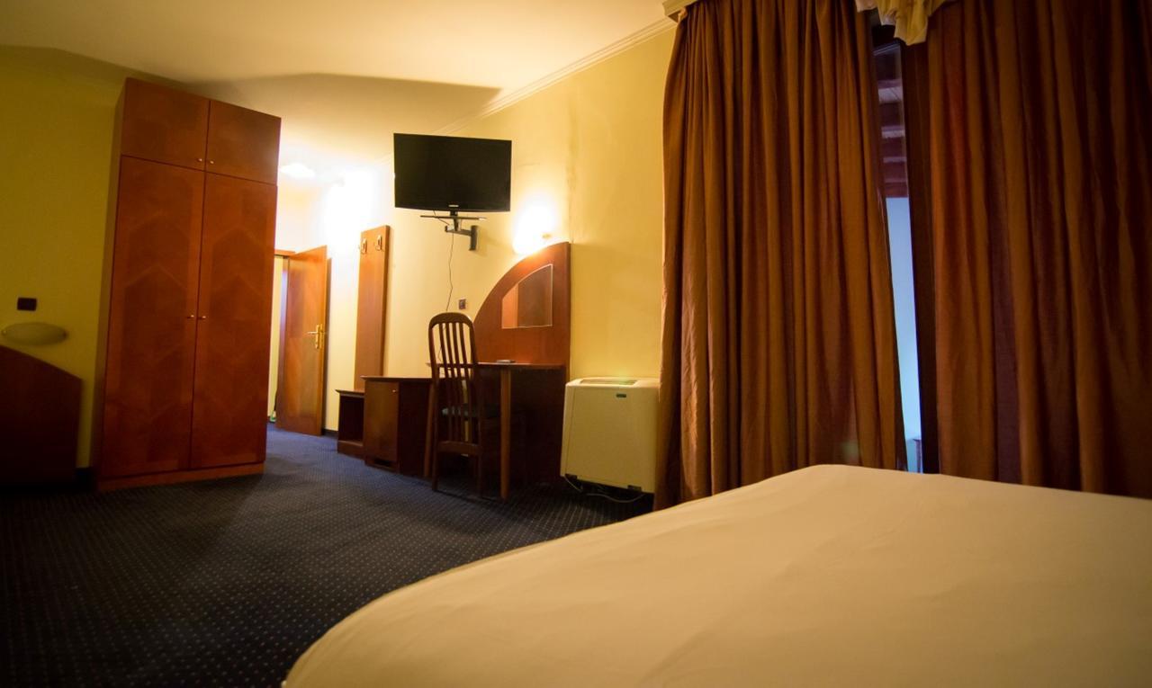 Hotel Ana กอสปิช ภายนอก รูปภาพ
